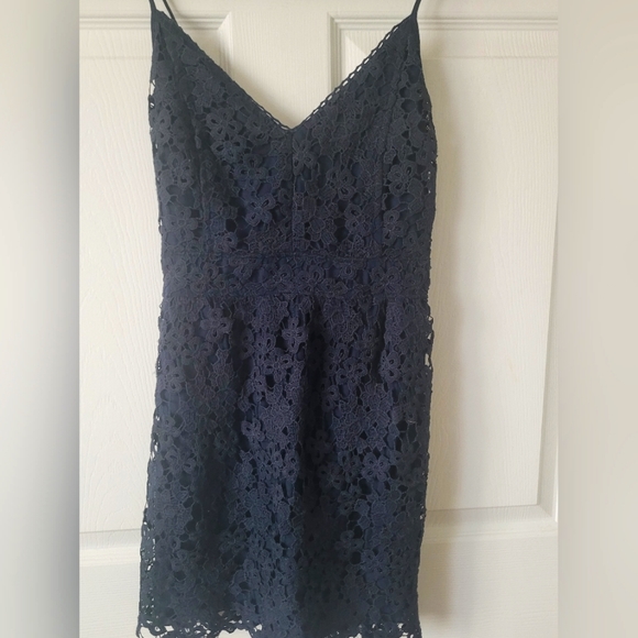 Abercrombie & Fitch Dresses & Skirts - Lace mini dress